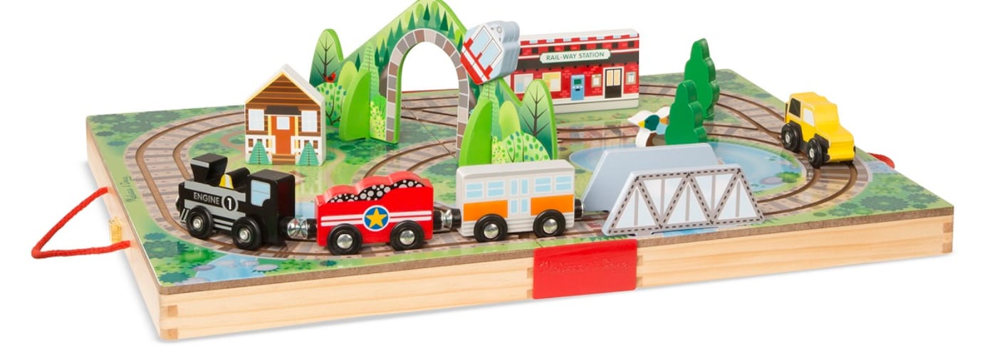 Melissa & Doug – Take-Along Railroad