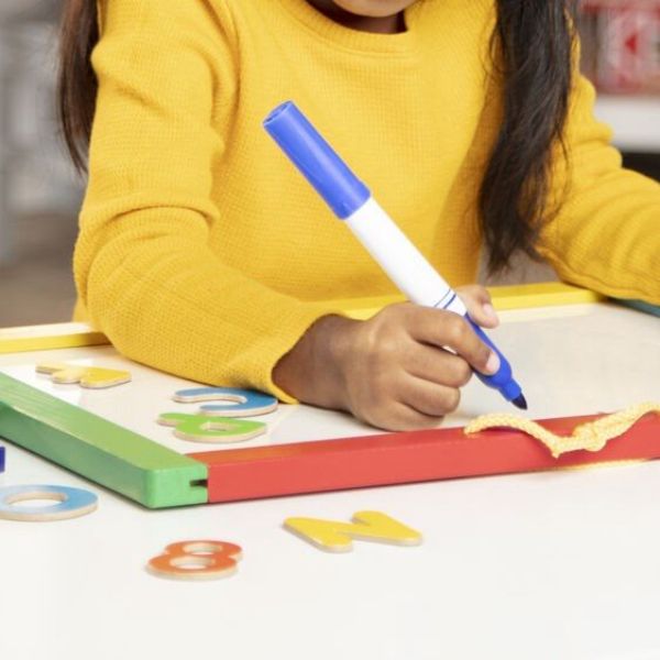 Melissa & Doug - Magnetic Creative Drawing Board